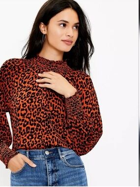 (NWOT) LOFT Rust Leopard Smocked-Neck Flowy Blouse Size XS “Fits up to M”